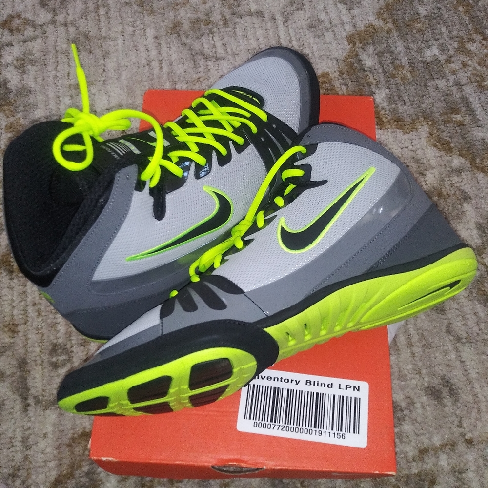 Nike freek wrestling shoe